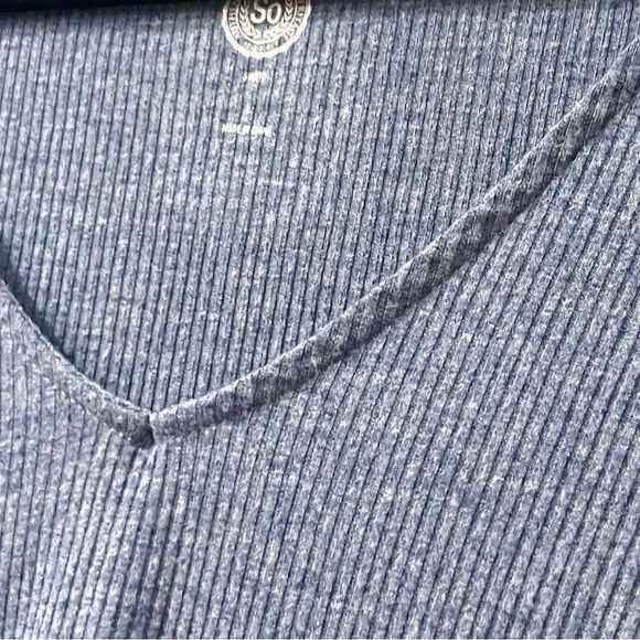 “Not So Surprise Bundle” Rags To Riches Pink Crop & peek a boo shoulder shirt - Picture 4 of 12